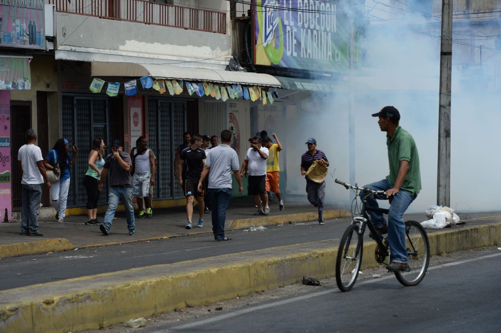 VENEZUELA-CRISIS-LOOTING