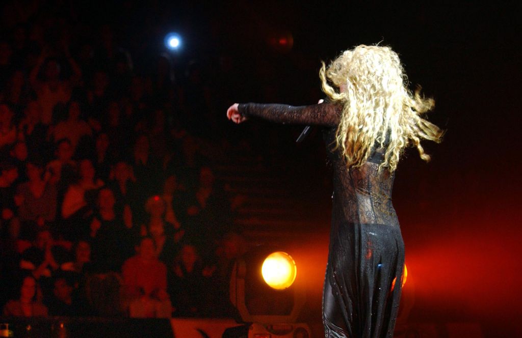 Shakira plays Wembley Arena