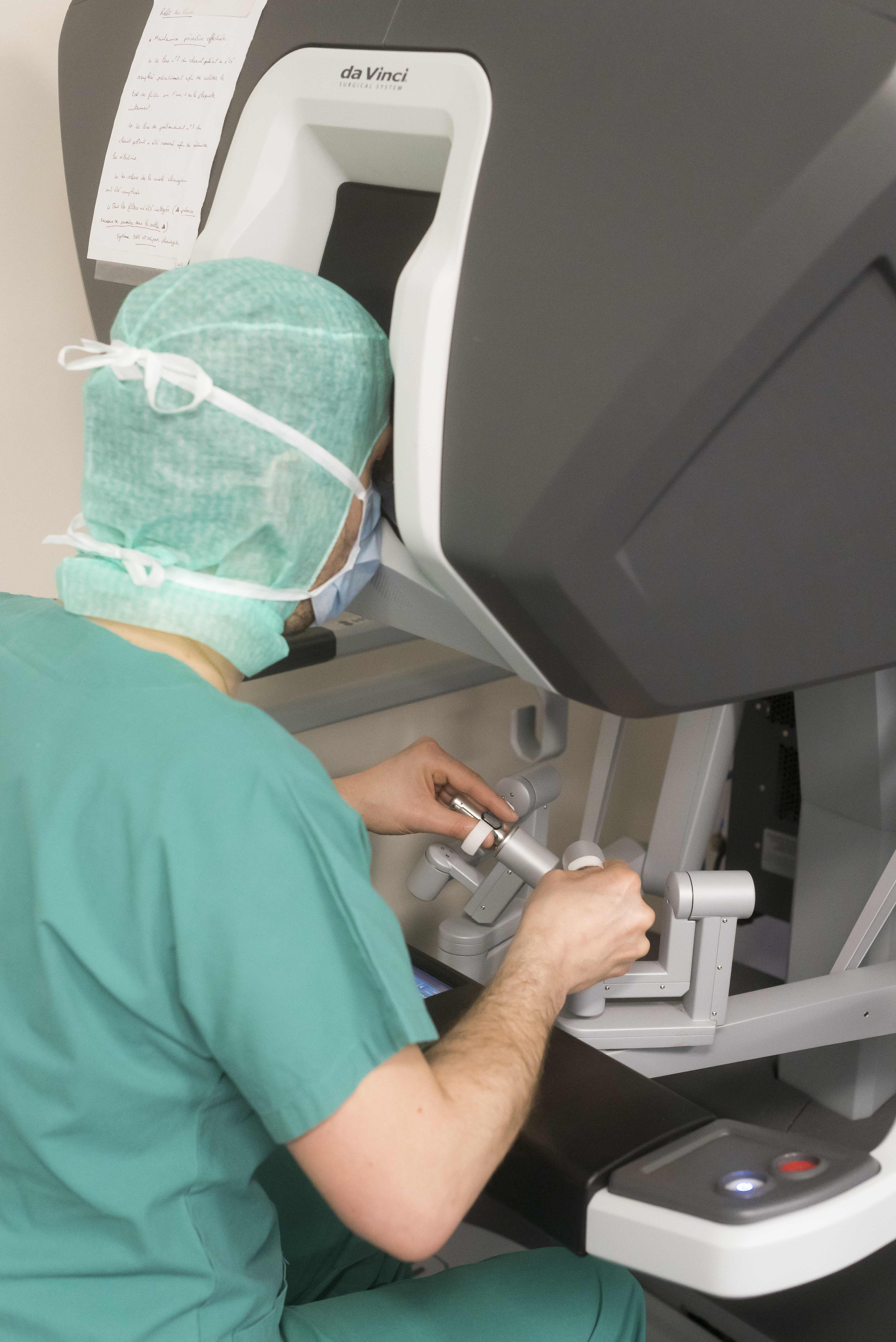 Opération chirurgicale robotisée