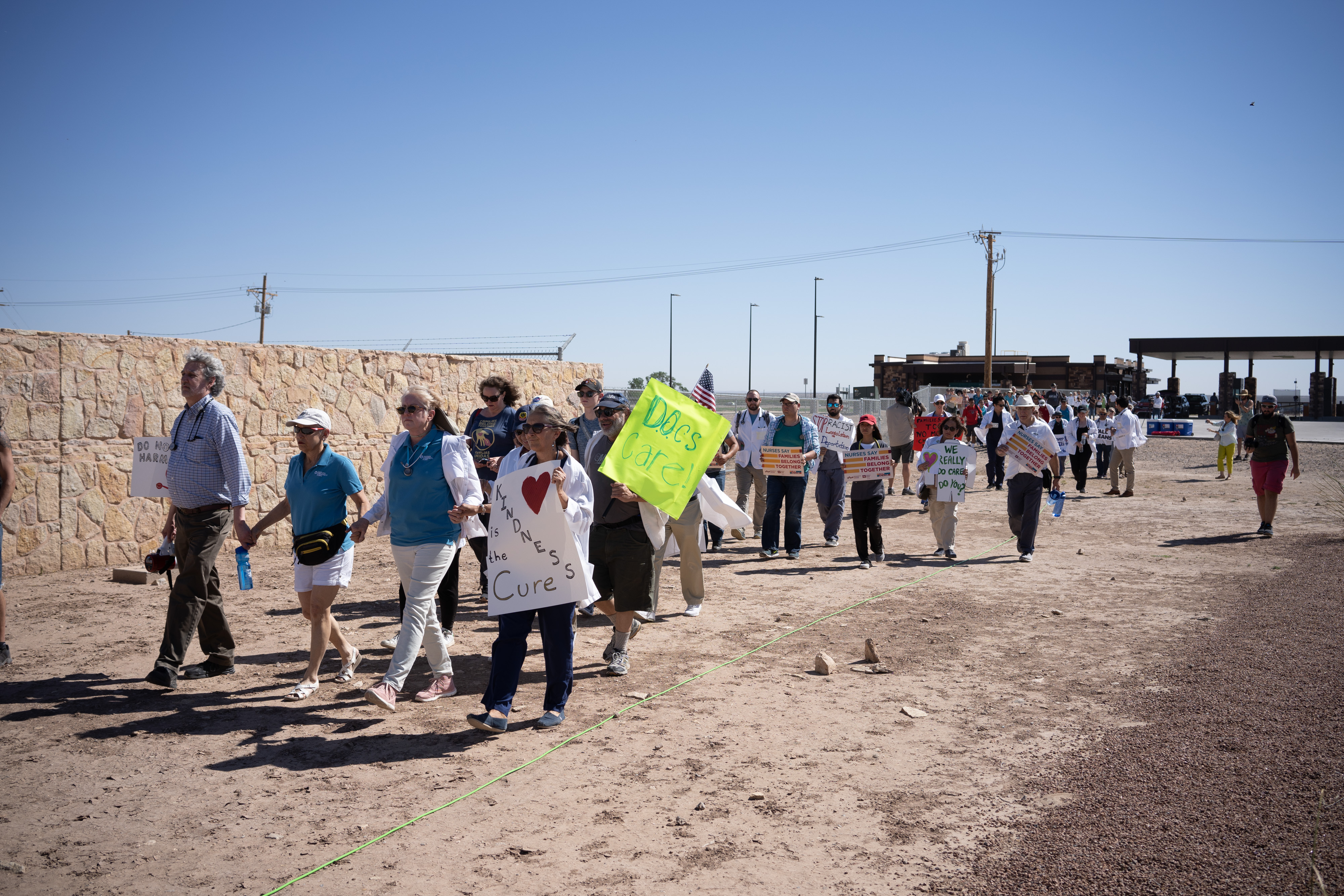 US-POLITICS-IMMIGRATION-MIGRANTS-PROTEST