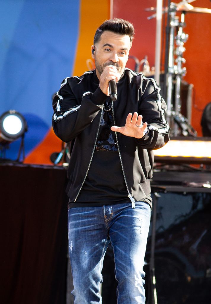 Luis Fonsi performs on 'Good Morning America'