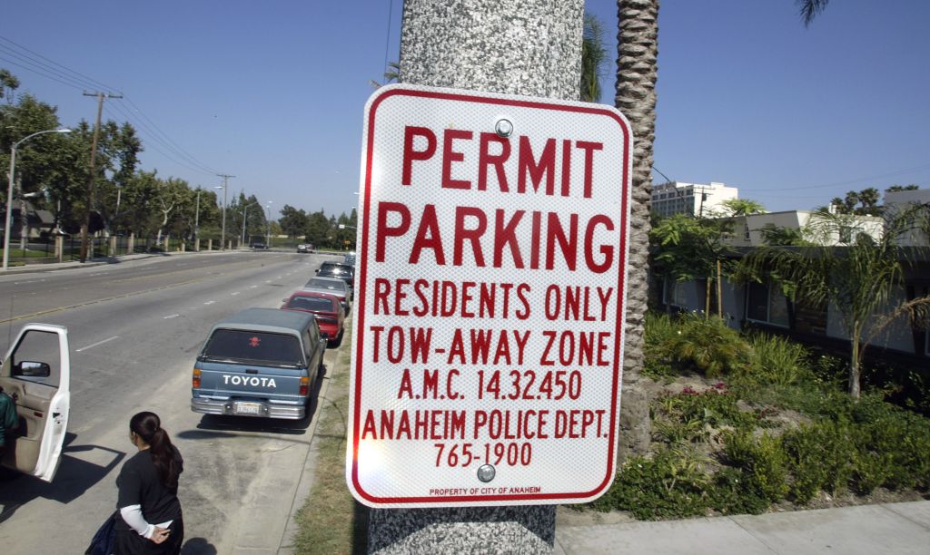 (06/30/05) Along the south side of Cerritos Ave. next to the Hermosa Villiage (right) in Anaheim th