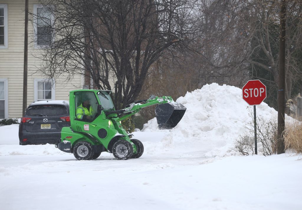Northeast hit by snowstorm in United States