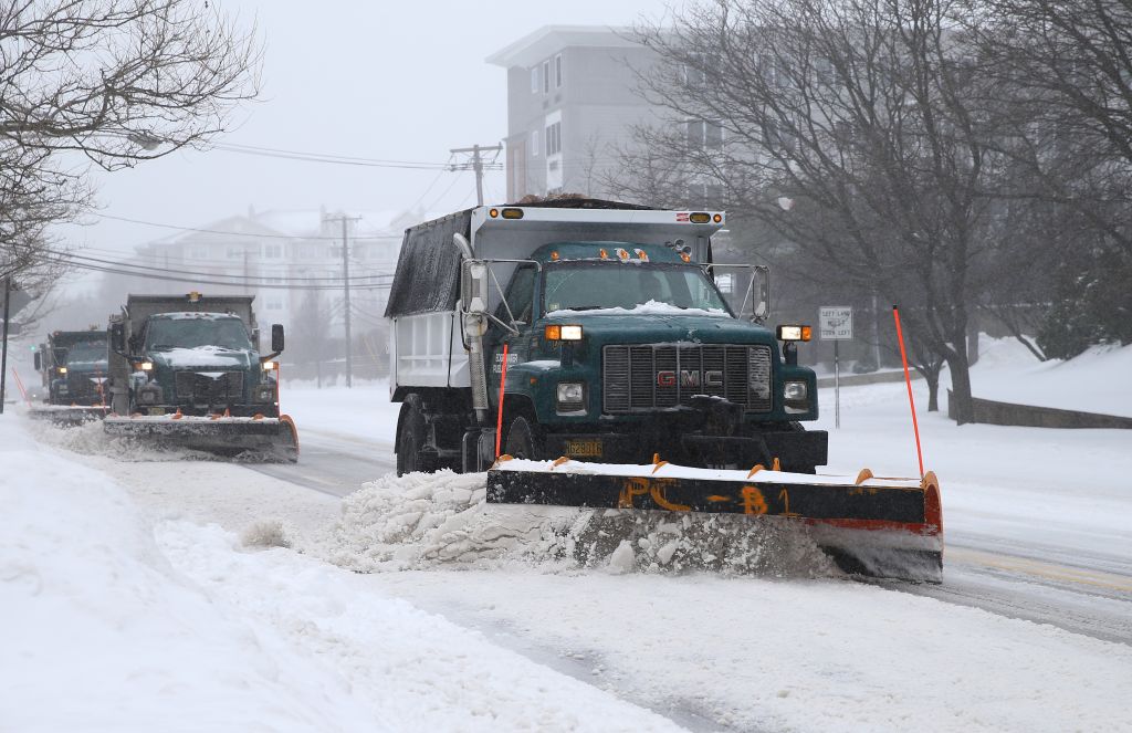 Northeast hit by snowstorm in United States