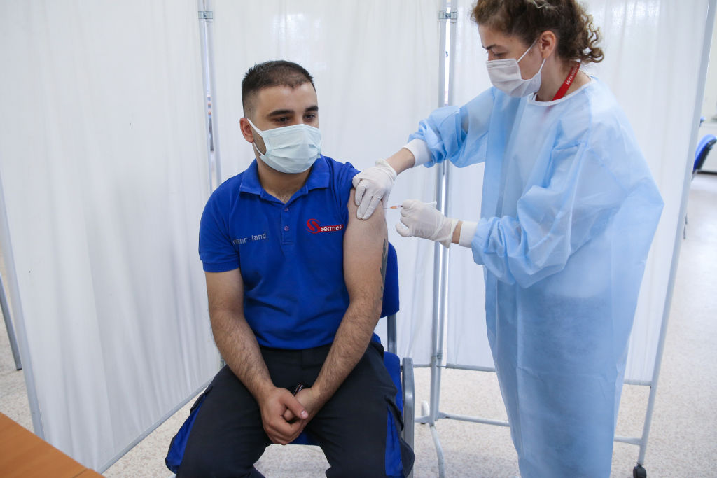 Vaccination in organized industrial zones begin in Turkey