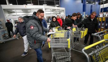 Stores Open Evening Of Thanksgiving For Early Black Friday Sales
