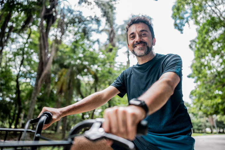 Pasea en bicicleta por la ciudad: