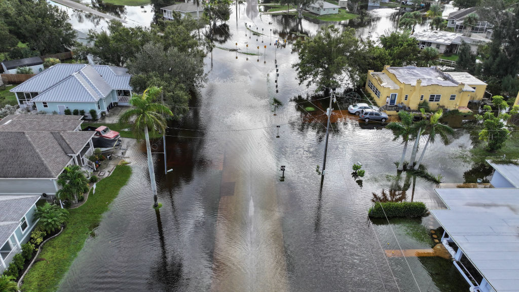 Hurricane Milton Barrels Into Florida