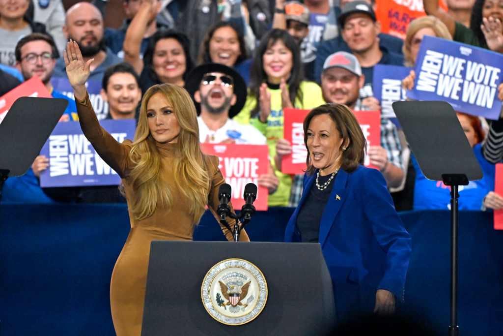 TOPSHOT-US-VOTE-POLITICS-HARRIS