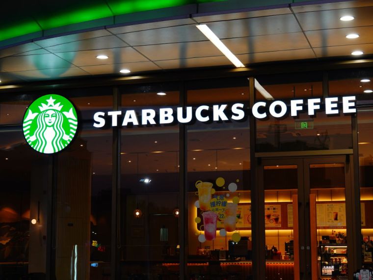 ¿Está abierto Starbucks en el Día de Acción de Gracias?