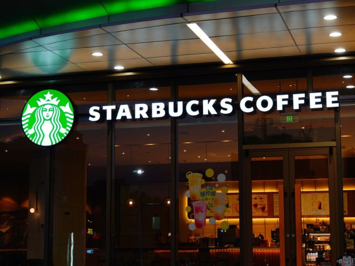 ¿Está abierto Starbucks en el Día de Acción de Gracias?