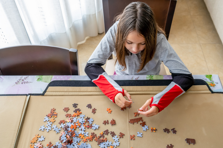 Considera juguetes educativos y creativos: