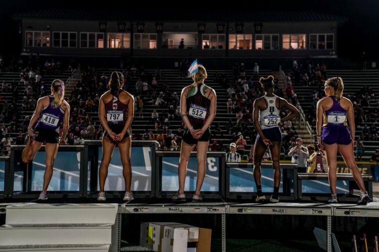 Limitar la participación de transexuales