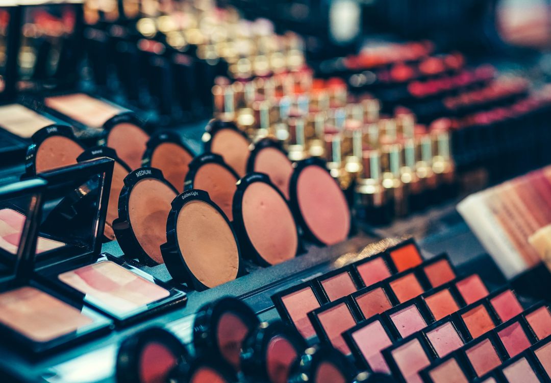 Alerta por cosméticos con químicos prohibidos