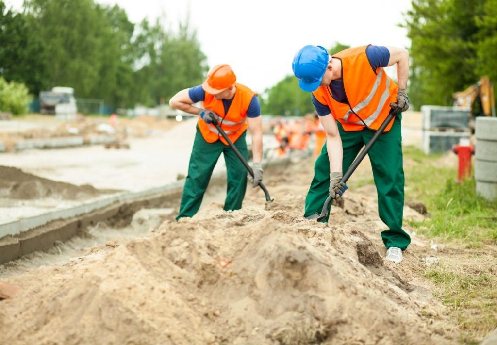 Trabajadores deben tomar descansos e hidratarse continuamente 