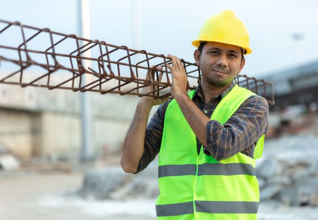 Trabajadores deben tomar descansos e hidratarse continuamente 