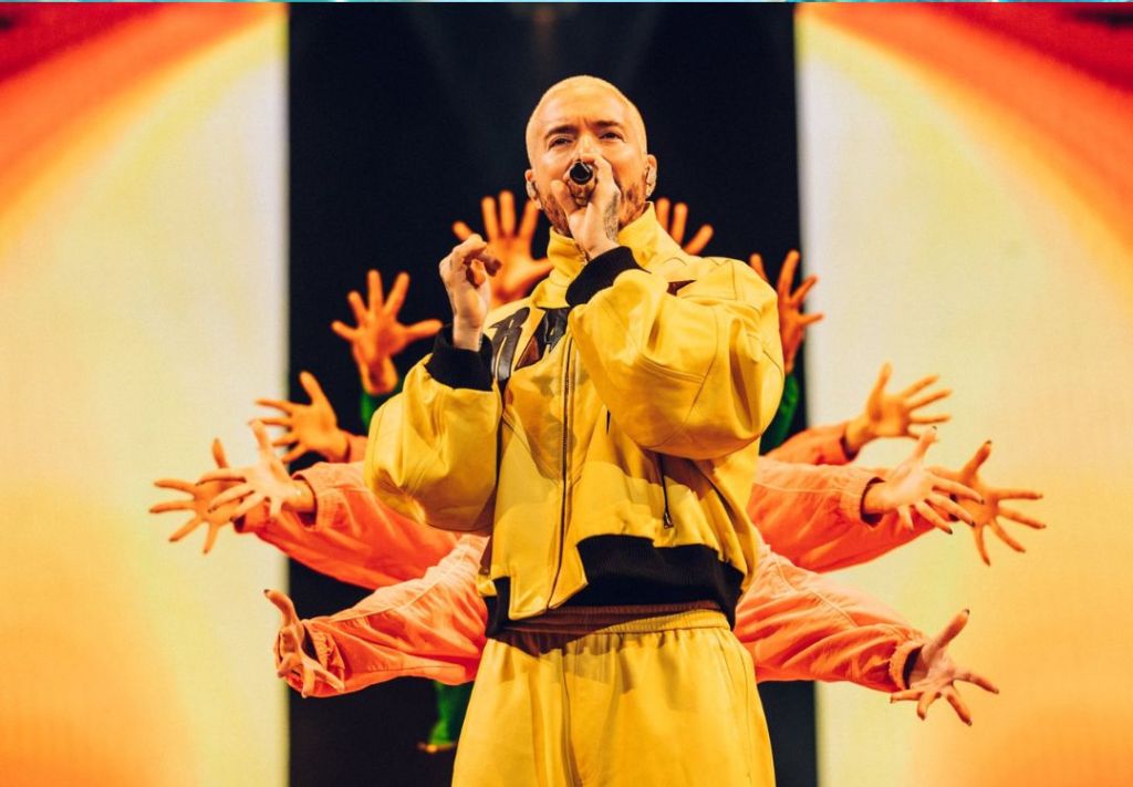 J Balvin revive el reguetón de la vieja escuela con ‘Mixteip’