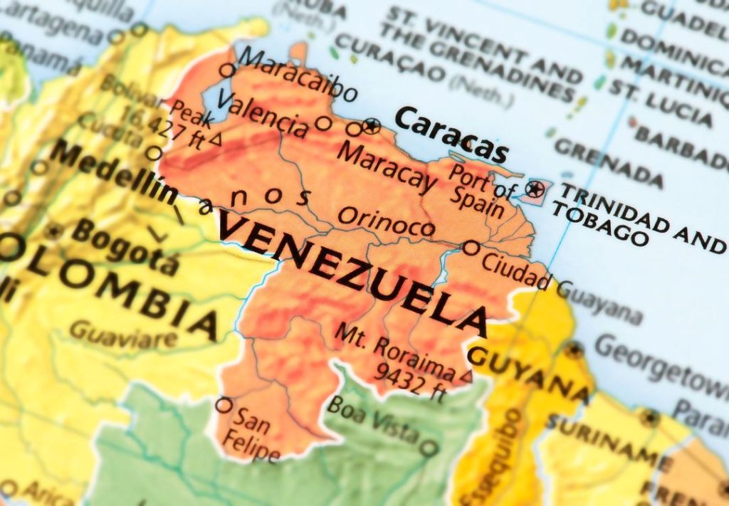EE. UU. envía bombardeo cerca de Venezuela; Maduro alerta “agresión”