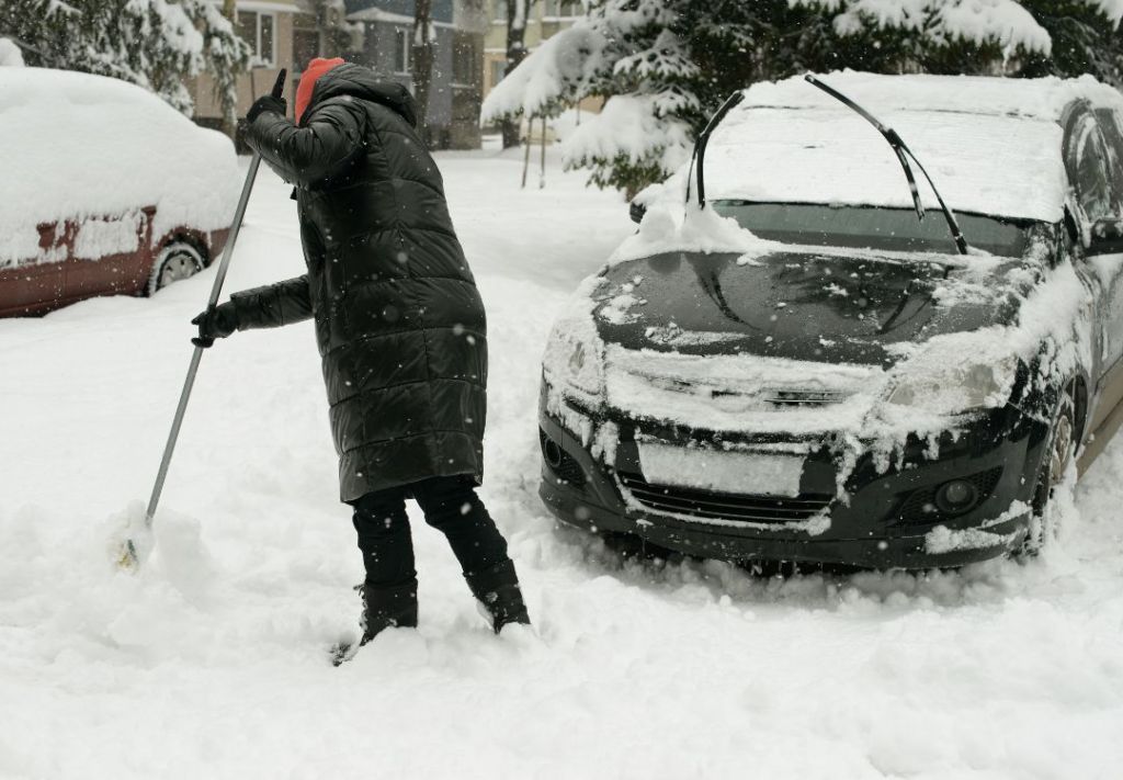Indianápolis cierra la nevada y sigue atrapada en el frío intenso