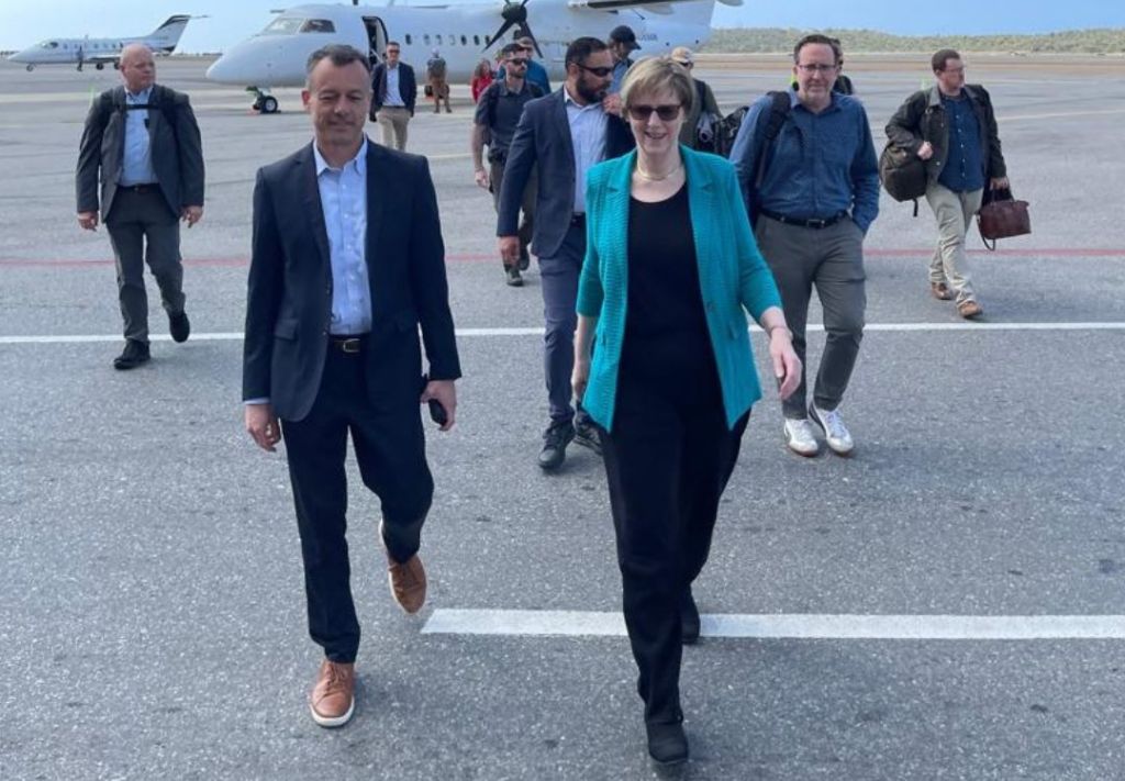 EEUU reabre misión diplomática en Venezuela tras siete años