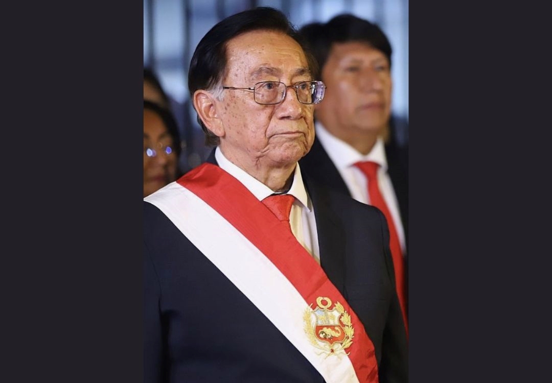 José Balcázar asume presidencia interina en Perú