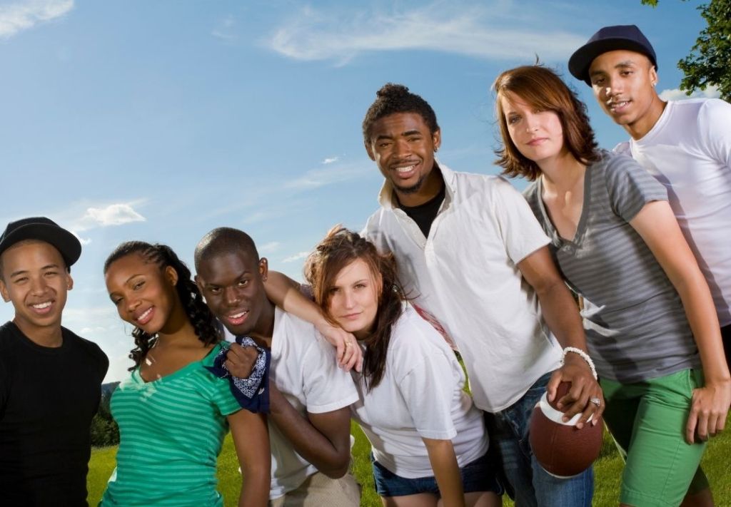 Indianápolis aplicará toque de queda a menores