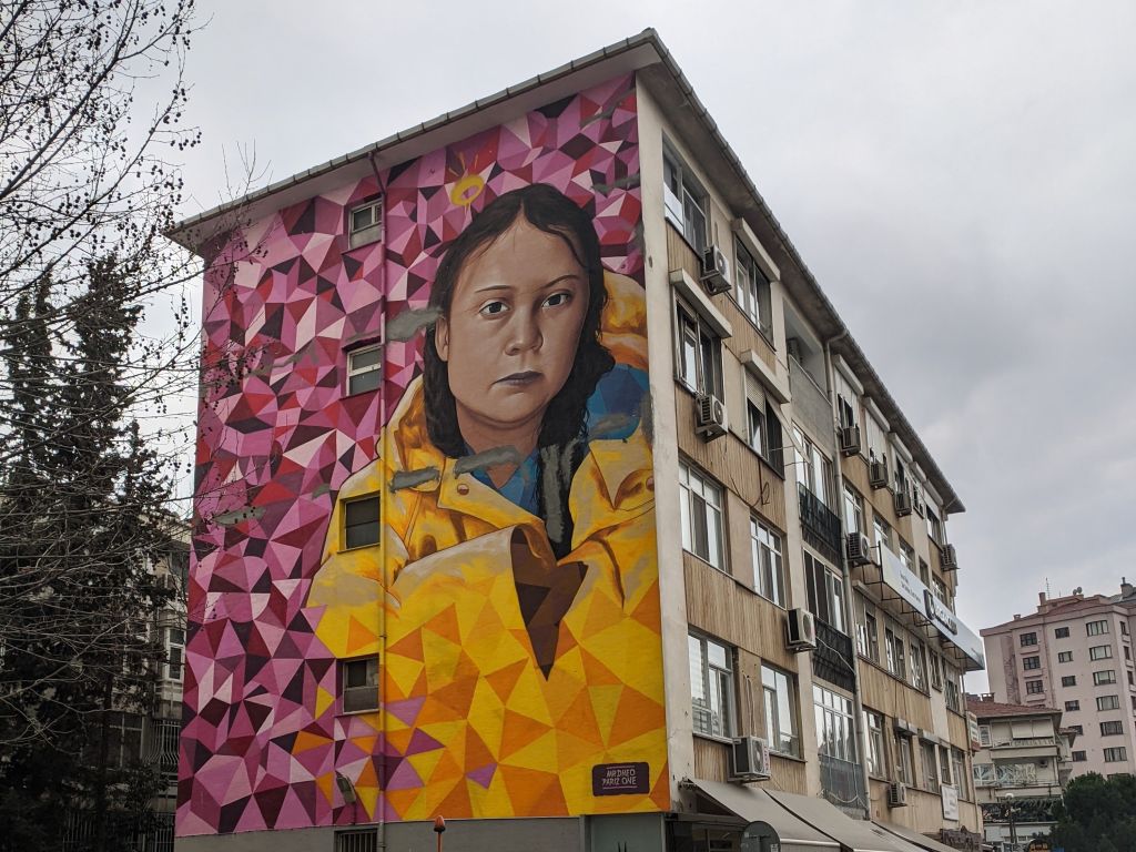 Cubanos rechazan apoyo de Greta Thunberg a regímenes autoritarios