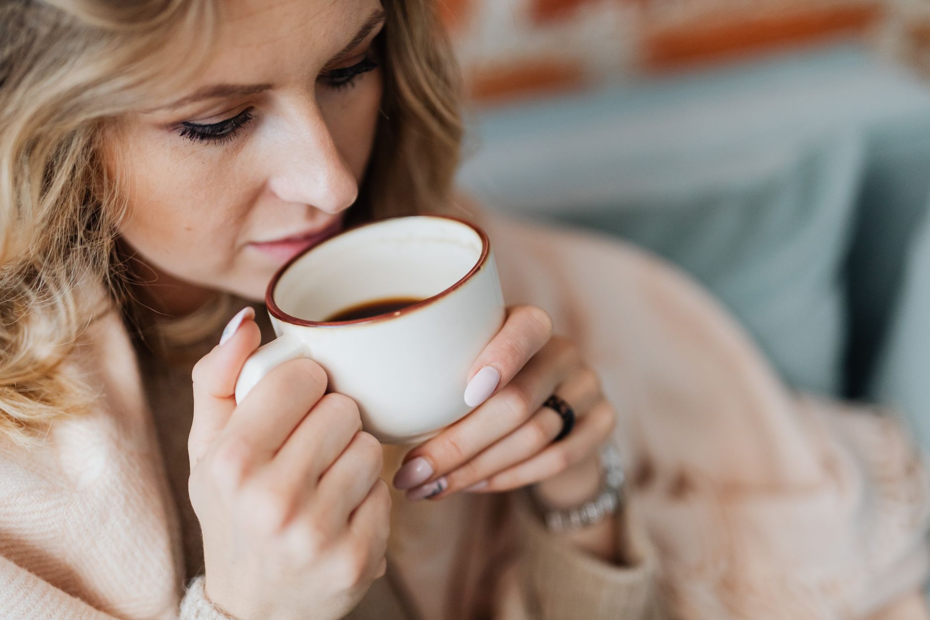 woman drinking coffee